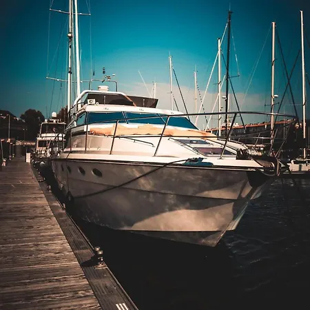 Yacht Evasion - Bateau Insolite Hotel en barco *