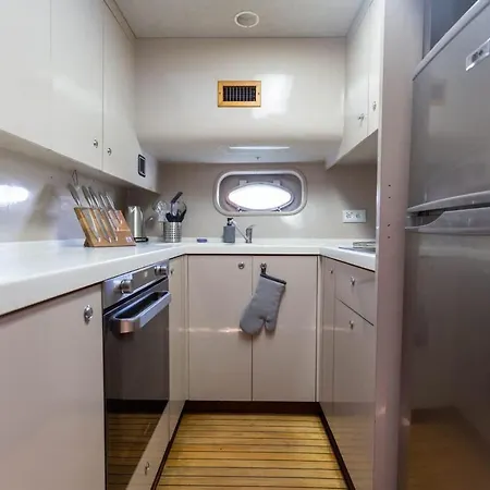 Yacht Evasion - Bateau Insolite Tekne *