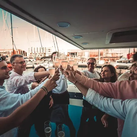 Yacht Evasion - Bateau Insolite