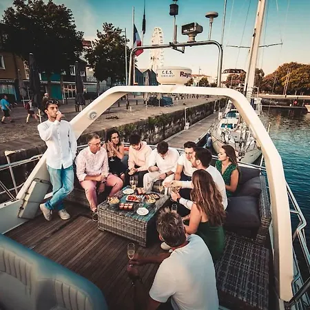 Yacht Evasion - Bateau Insolite