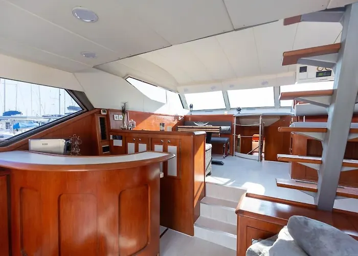 Hotel na wodzie Yacht Evasion - Bateau Insolite